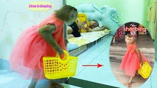 Monkey Lyly planned and sneaked out to go shopping while her mother was sleeping.