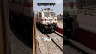 15066 PANVEL TO GORAKHPUR EXPRESS️ CROSSING 01026 BALLIA EXPRESS#shorts#youtubeshorts#ytshorts