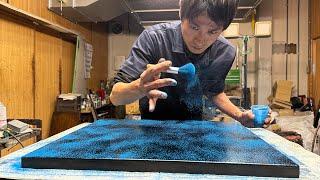 The process of making a Universe Mirror with lacquer. A workshop with 100 years of history.