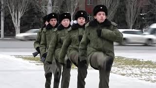 Ученики Гимназии №15 "Содружество" несут Вахту Памяти на Посту № 1.