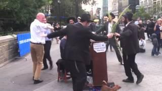 A Jewish Street Piano Celebration in Union Square!