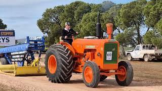 Chamberlain Super 90 1965 driven by Ben Allen from Arthurton, Mundoora Vintage Tractor Pull