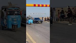 Pov: Two Types Of People In Pakistan #cars #automobile #car #bmw #luxury #bmwi7 #autobizz