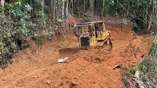 Bulldozer D6R XL Works Maximally on Smoother Roads