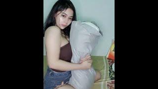 Febrina Goyang Sangek Pake Bantal Guling Keliatan Anunya 