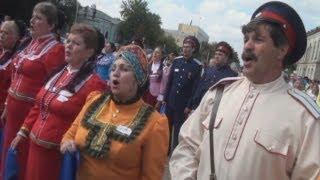 Russia choir sets record: Thousands gather in traditional Cossack dress in Novocherkassk city