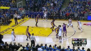 Durant lobs to Curry for the alley-oop dunk??