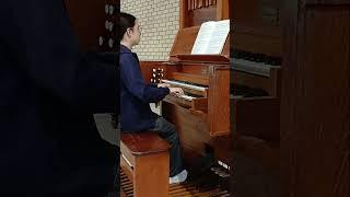 Young organist Sean plays Handel's Largo #organ