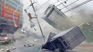 Now China is in ruins! Full force storm overturns cars, people seek shelter