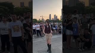恶龙咆哮小姐姐 #阿梓不可爱 #户外舞蹈 #浅跳一下 @阿梓不可爱O3x929aibapk6ivy @阿梓才三岁O3xzeykmcz2ycpyi @快手弹幕O3xrp73cwb9zjfsy