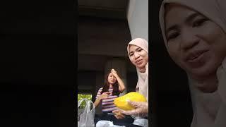 Yulia Saksana sedang live sekarang!