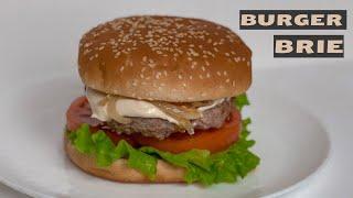 BRIE CHEESE BURGER mit karamellisierten Zwiebeln | Wie man saftige Burger macht