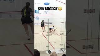 Extreme corner, unbelievable dive, outrageous splits ‍