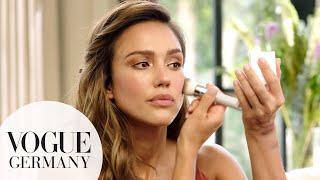 Jessica Albas glamouröses Bronze-Make-up | My Beauty Tips | VOGUE Germany