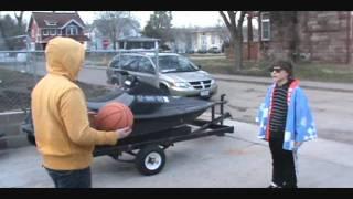 Boby Bobbison plays basketball