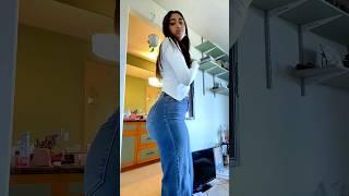 Beautiful Street Fashion Outfits Style - Fit Jeans Look #shorts
