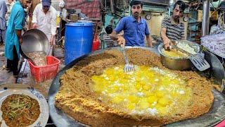 50/- Rs - PAKISTANI STREET FOOD - FAMOUS STREET STYLE EGG GUTALA | TRADITIONAL FOOD STREET