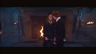 Harry Potter 5 | Girl puts thing under her skirt