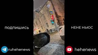 Гуф приехал на квартиру своей бывшей жены Юли и начал стучать в дверь