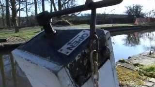 A guide to handling a canal boat on the leeds & liverpool canal