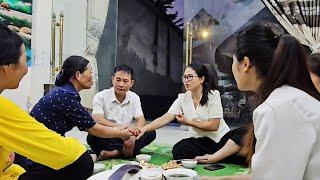 In the end, Mr. Huong still had to accept to take Toan to live with him.