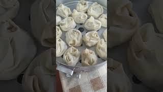 Ничего удивительного просто обыкновенно вкусные МАНТЫ для семьи.Мука 3 стакана, яйцо 1 шт,вода 100 м