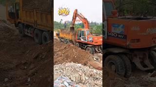 Máy xúc Doosan múc đất đá lên xe ô tô tải ben#excavator#mayxuc.