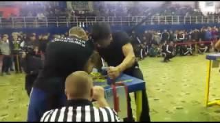 Ermolchik Sergey vs. Akatayev Talgat, Kazakhstan National Armwrestling Championships 2017