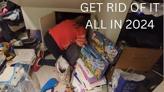 MASSIVE CUPBOARD sort out declutter with me #declutter #cleaning #cleanwithme #clean