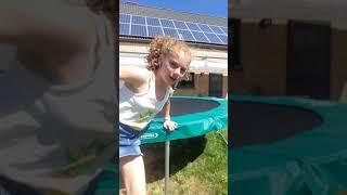 4 leuke trukjes op de trampoline|| Fiens World!