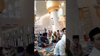 Suasana Masjid Raya Sheikt Zayet Solo di siang hari tgl. 22-10-2023 waktu Duhur