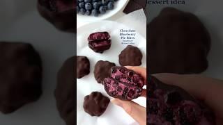 Healthier Dessert Idea: Chocolate Blueberry Pie Bites #easyrecipes #healthydessert