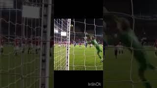 This CANNOT BE REAL!!! #manchesterunited AMAZING De Gea denies SURE GOAL. What? HOW he do that? 