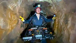 Extreme CAVE DJ set…