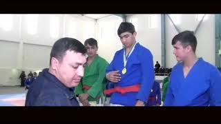 Бухоро шаҳридаги «ХУМО» спорт мажмуасида 2002-2003 йилларда туғилган ёшлар ўртасида кураш