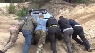 GAZ 66,Grand Cherokee,Toyota Bomb in sand off-road 4x4