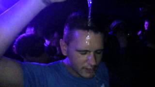 Guy pooring beer over head 120fps