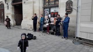 Вуличні музиканти у Львові. Львів, музика. Lviv street music