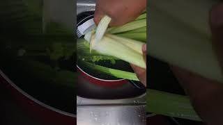 How to wash fresh celery before juicing #celery #washing #veggie