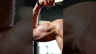 USA Girl's Biceps Curl Close-Up in Bikini | Gym Wale Scene #fatloss #womenshealthtips #GymWaleScene