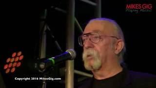 Jeff "Skunk" Baxter Receives First Ever Roland Lifetime Achievement Award | MikesGigTV