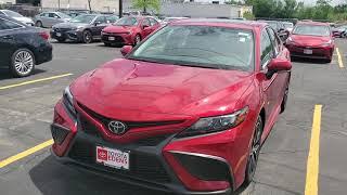 Цены на Toyota Corolla, Camry, Prius в США в 2021 году. прогулка по парковке дилера Toyota.