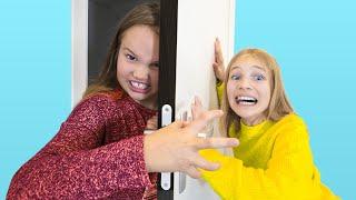 Amelia & Avelina learn that too much TV is not good for you - Halloween and others stories for kids