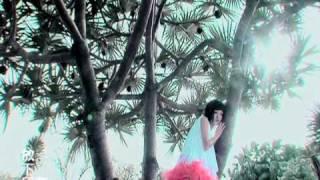 張韶涵 Angela Zhang - 能不能勇敢說愛 (官方版MV)