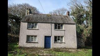 Abandoned "Old Chaps" House In The Countryside - Look At Those Shoes!!