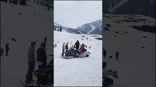 Unty wearing SAREE Riding Snow Bike in SONMARG #sonmarg #snowbike #bikeride #yt #snow