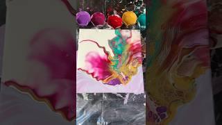 Didn’t expect the Cells & Bloom! #dutchpour #fluidart #acrylicpour #pourpainting #satisfyingart