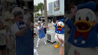 Donald is Amazing #disney #donald #duck #waltdisneyworld #disneyworld #hollywoodstudios #plate #wow