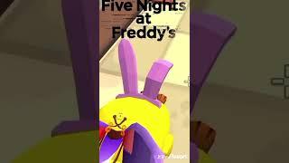 Смерть в костюме золотого кролика в пружинном #five nights at Freddy's chicken gun.