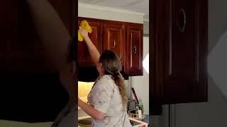 KITCHEN CABINETS DEEP CLEAN  #shorts #cleaningmotivation #deepcleaning #kitchencleaning